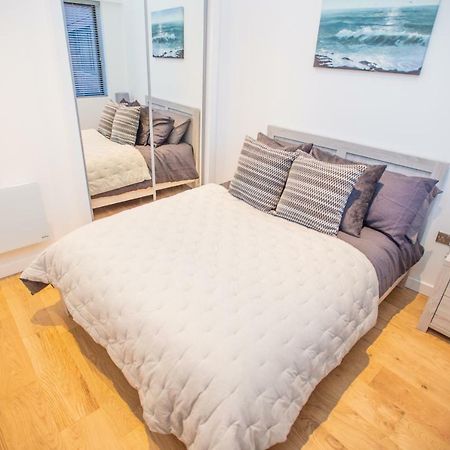 Stylish And Clean 1 Bed Apartment Maidenhead Town Center Kültér fotó