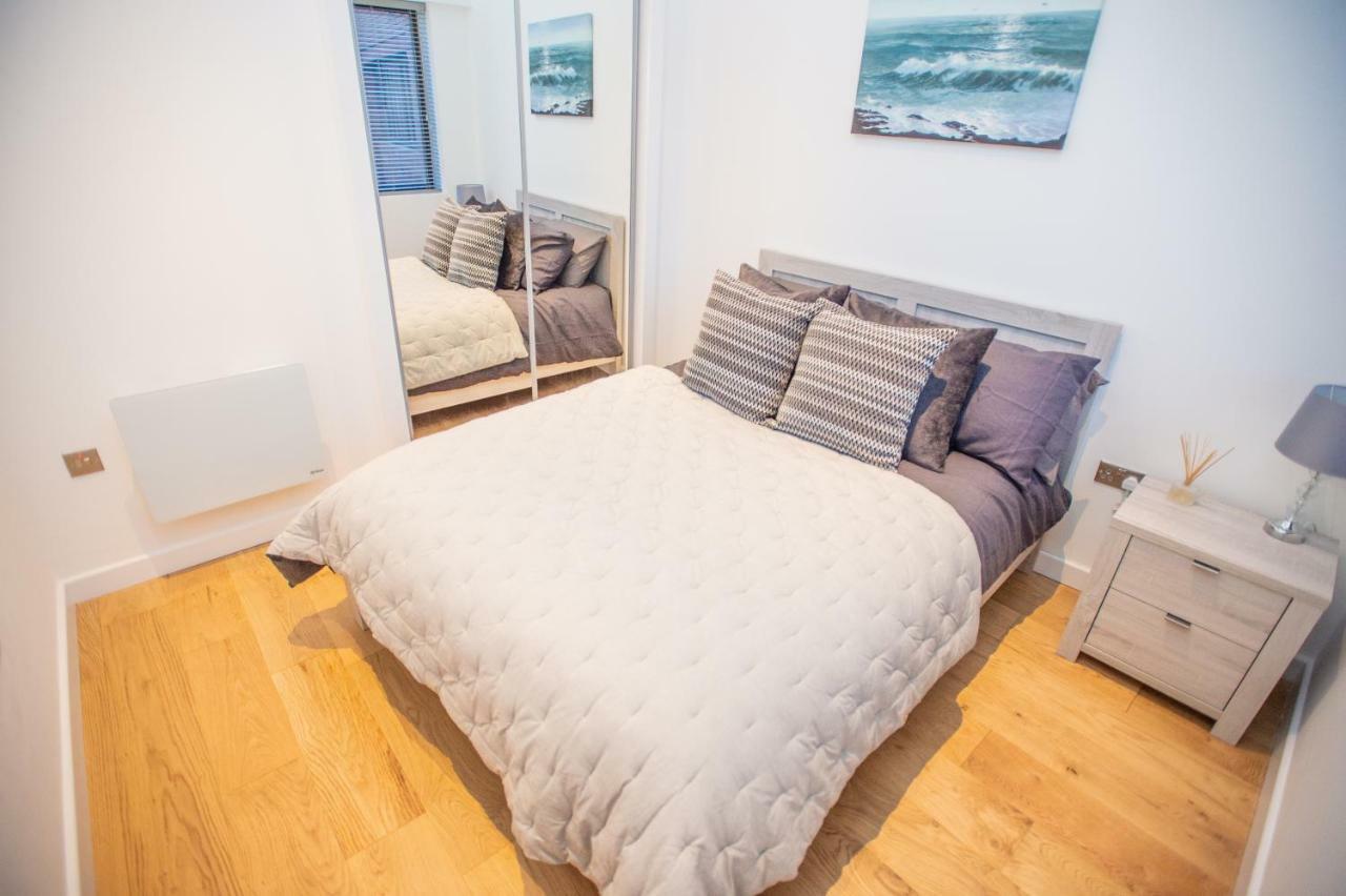 Stylish And Clean 1 Bed Apartment Maidenhead Town Center Kültér fotó