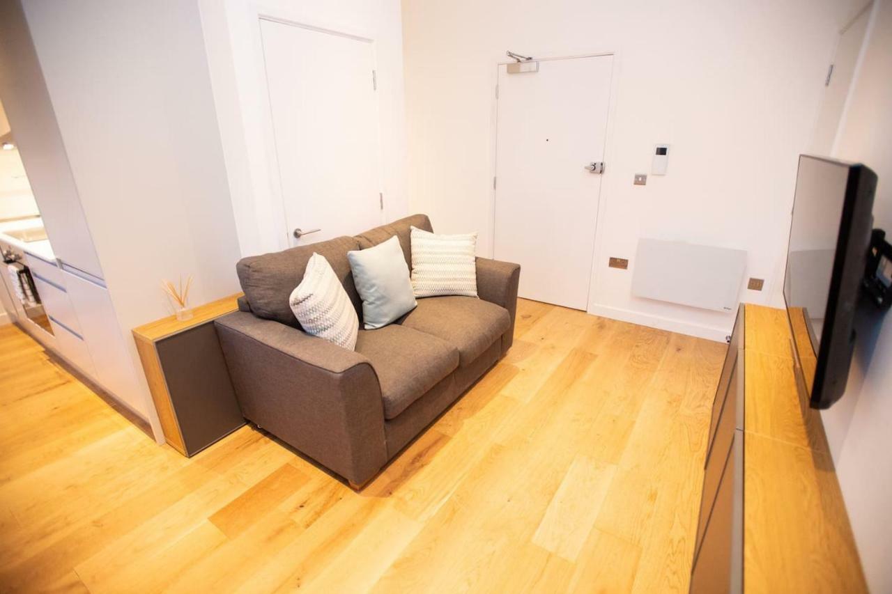 Stylish And Clean 1 Bed Apartment Maidenhead Town Center Kültér fotó