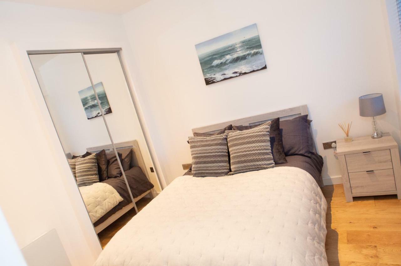 Stylish And Clean 1 Bed Apartment Maidenhead Town Center Kültér fotó
