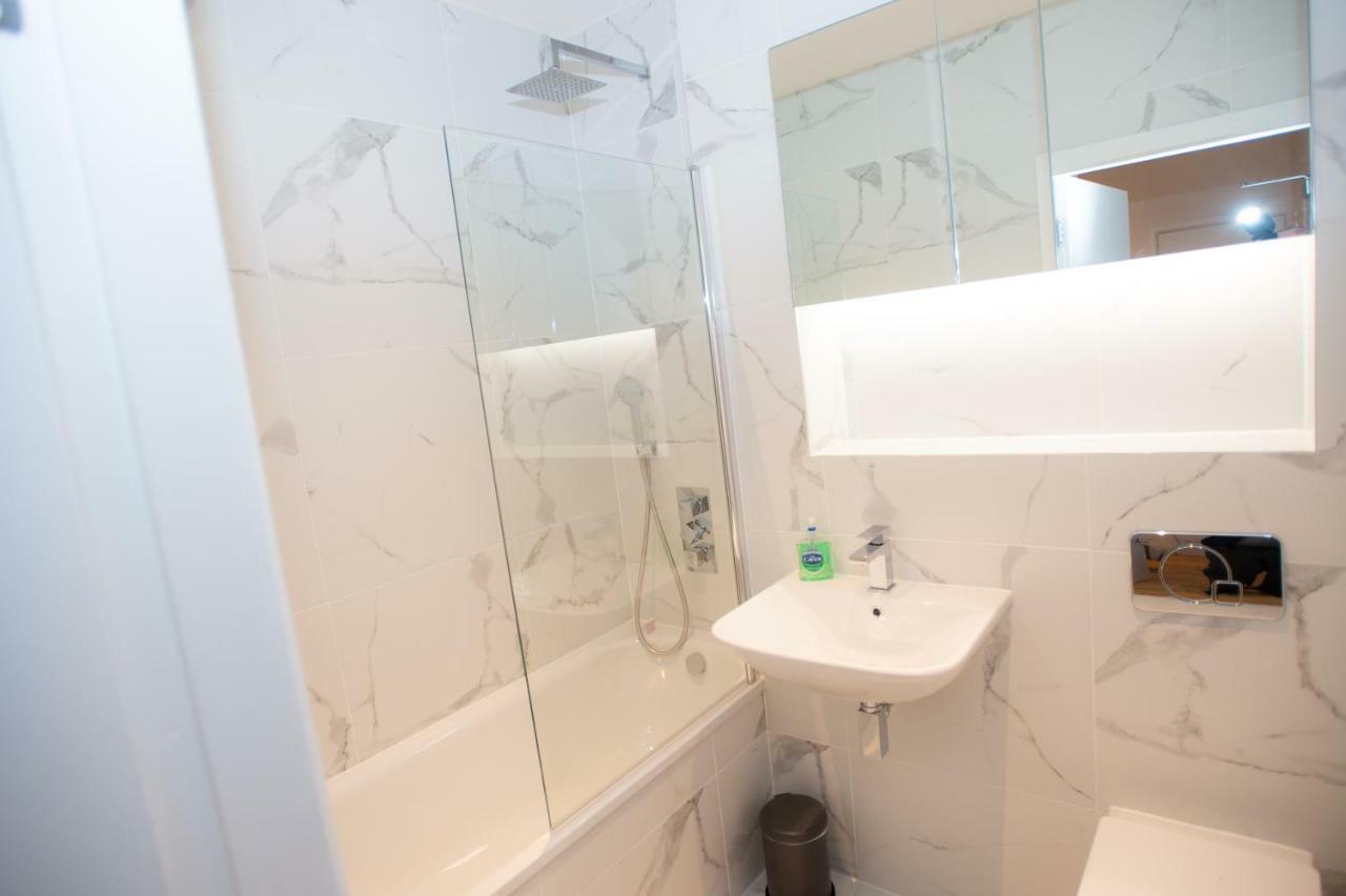 Stylish And Clean 1 Bed Apartment Maidenhead Town Center Kültér fotó