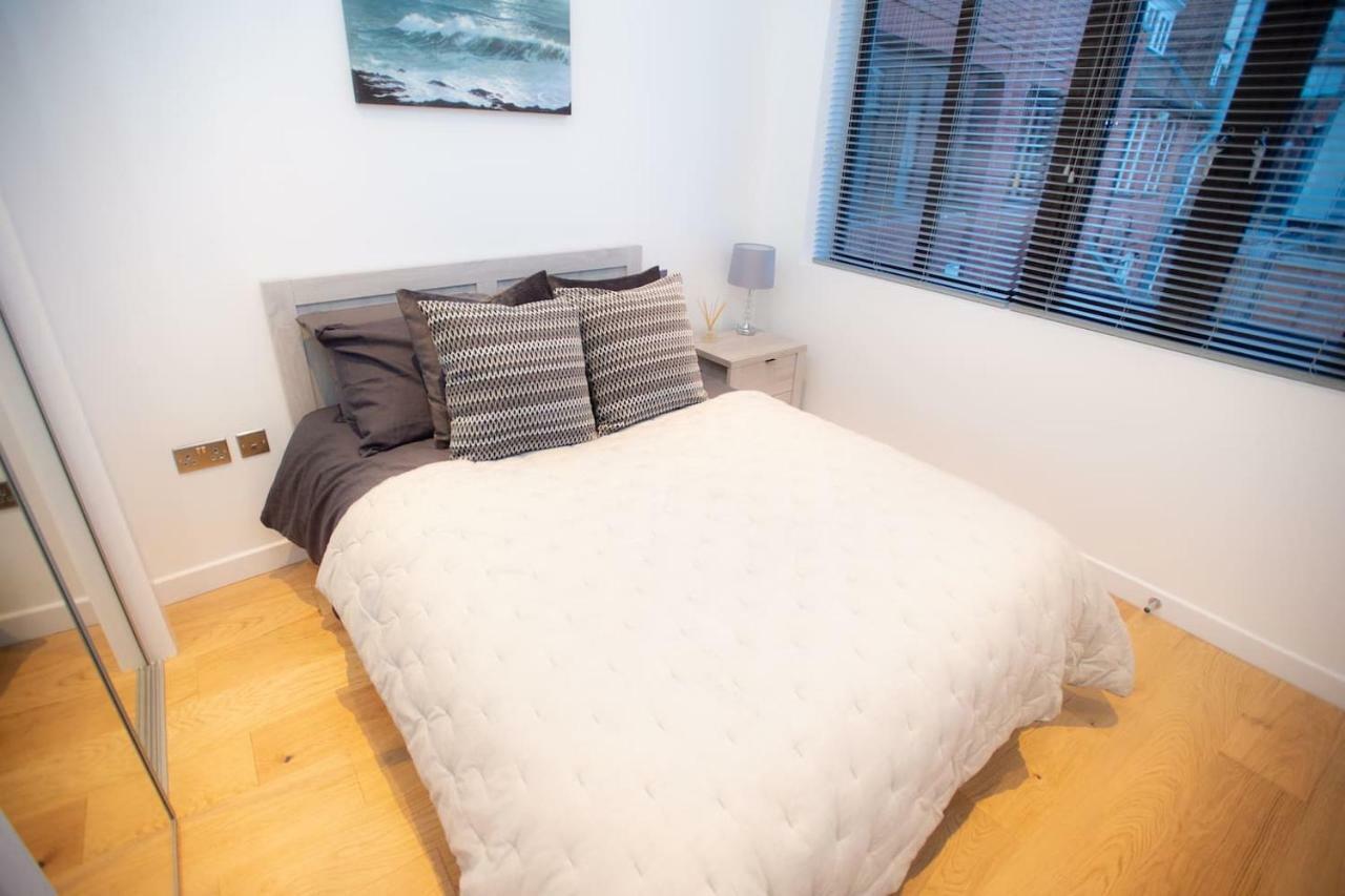 Stylish And Clean 1 Bed Apartment Maidenhead Town Center Kültér fotó